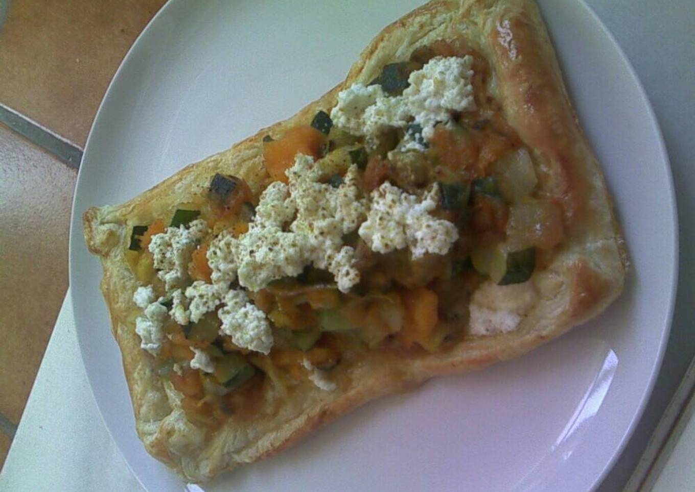 Hojaldre de verduras y requesón