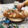 Pan relleno de mucho queso y bacon para niños 🧀