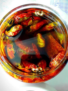 Una foto de Tomates secos al sol en aceite de oliva virgen extra puro