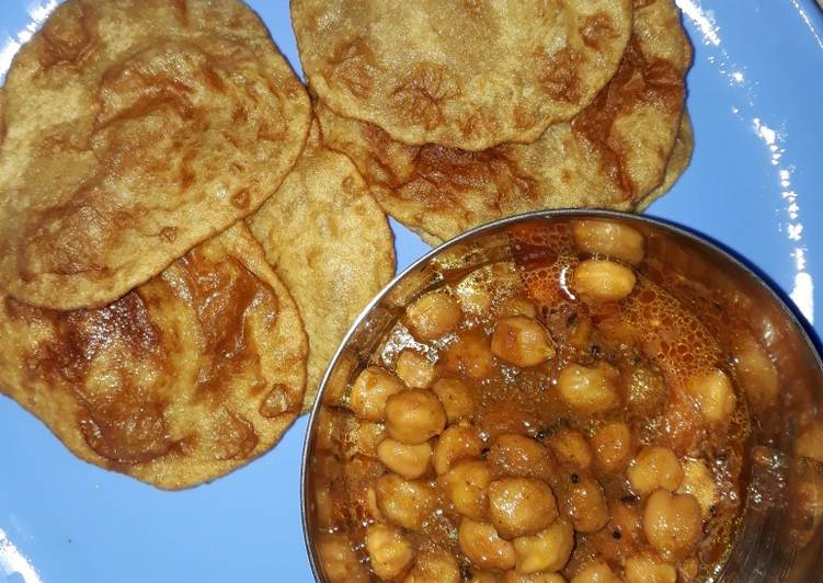 Chole or cheakpea curry