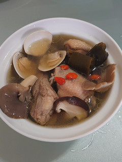 剝皮辣椒排骨雞湯 的食譜成品照片