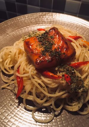 Foto resep Spaghetti aglio e olio with salmon grill