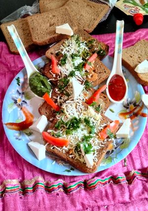 A picture of Paneer Toast.
