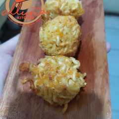 A picture of Bola bola mie.