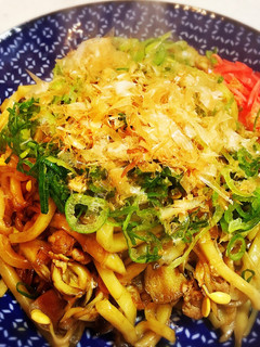 A picture of ◎Delicious! Oyster Sauce Stir-Fried Udon◎.
