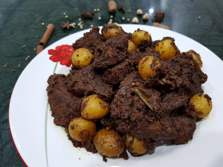 Wajib coba! Bagaimana cara bikin Rendang daging sapi dan kentang dijamin enak