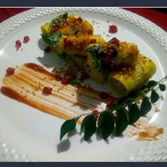 A picture of Khandvi.