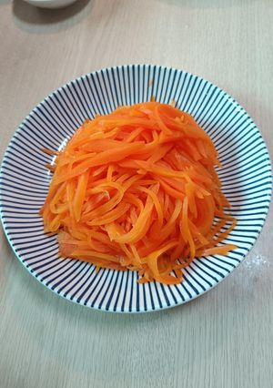 麻油蒜香紅蘿蔔絲 的食譜成品照片