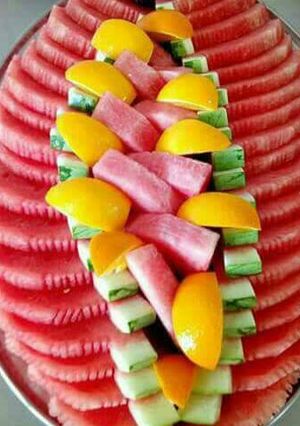 A picture of Fruit plater.