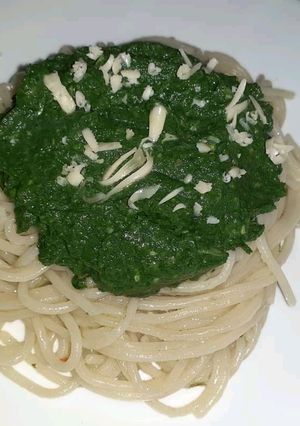 O poză a rețetei Spaghete cu sos pesto.