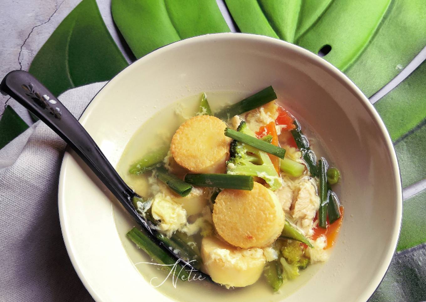 Sup telur dengan tahu