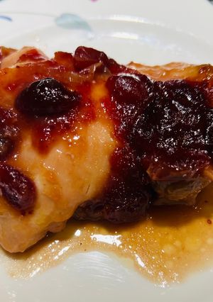 A picture of Cranberry Orange 🍊 Roasted Chicken 🐔.