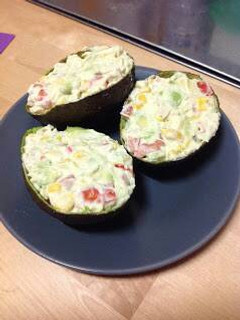 Una foto de Aguacates rellenos