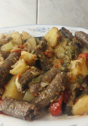 صورة لوصفة طاسة سجق بالبطاطس خطيرة