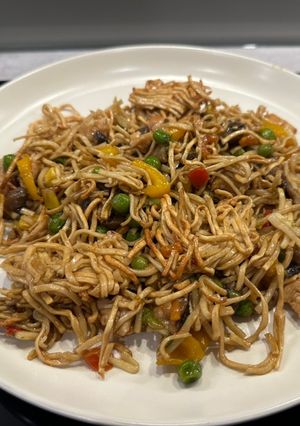 A picture of Chow Mein.