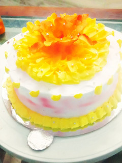एगलेस केक (Eggless cake recipe in Hindi) रेसिपी मुख्य फोटो