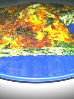 Una foto de Tortilla de espinacas y queso