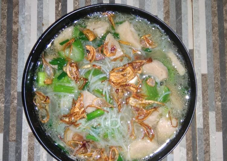 Cara Gampang memasak Sup Baso Oyong Bihun yang sempurna