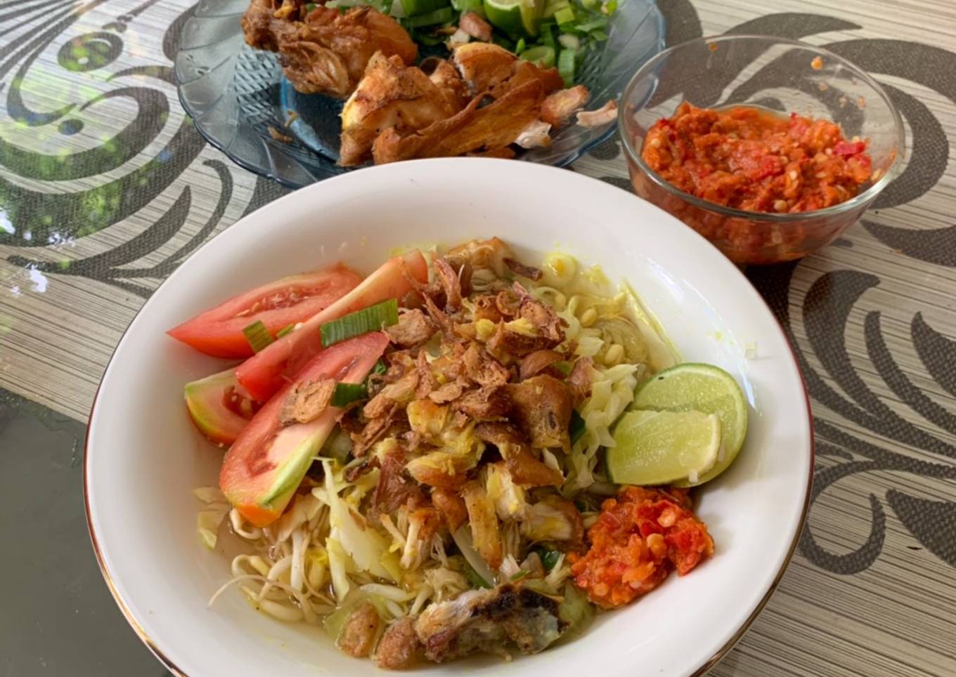 Soto Ayam Kuah Kuning