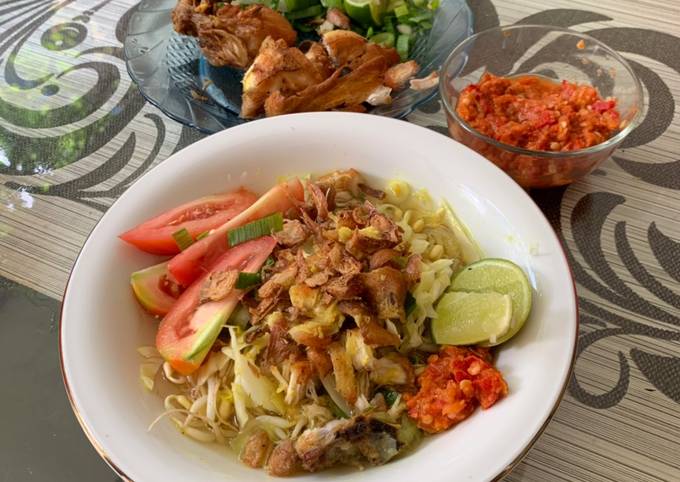 Soto Ayam Kuah Kuning