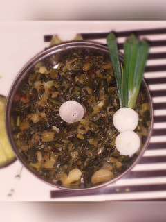 A picture of Spring onion stir fry.