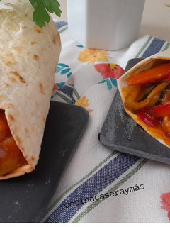 Una foto de Fajitas de pollo y champiñones