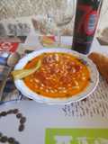 Fabada con chorizo y oreja