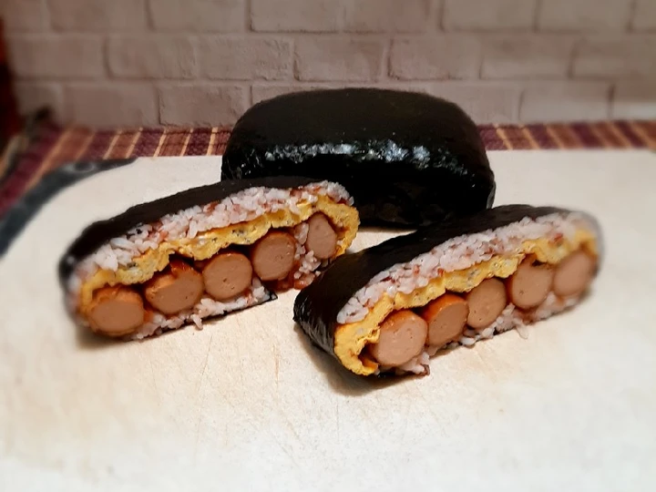 Langkah Gampang Menyiapkan Resep  458. Onigiri Telur Sosis yang Menggugah Selera, Sempurna