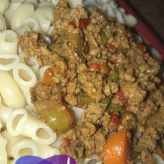 A picture of Macaroni and mincemeat.