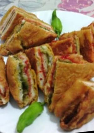 A picture of Rainbow sandwich 🥪.