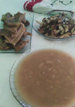 Una foto de Víbora de cascabel y frijoles en agua y sal