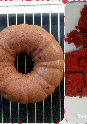 A picture of Red velvet bundt fruit cake.