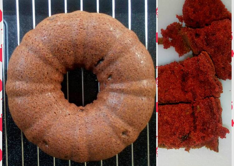 Red velvet bundt fruit cake