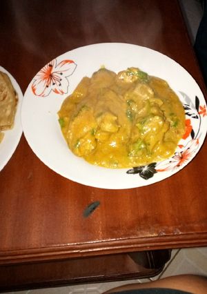 A picture of Chicken in peanut sauce.