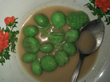 Bola-bola tepung saus santan