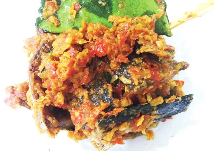 Ikan asin gabus balado