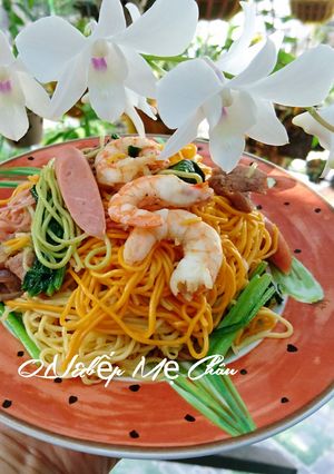 Hình của món Mì rau củ xào thập cẩm.