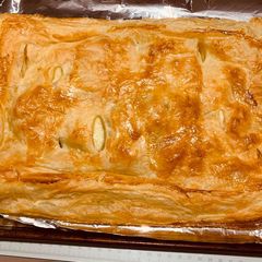 A picture of Chicken, Leek and Brie Pie.