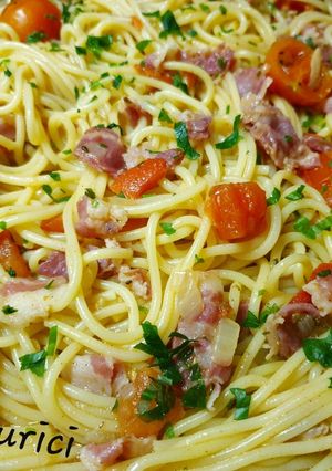 O poză a rețetei Spaghette cu bacon și roșii.