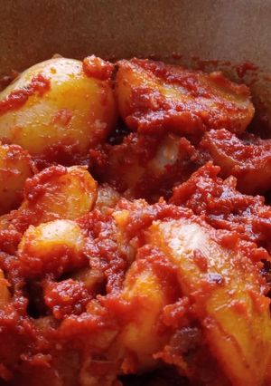 A picture of Patatas Bravas (vegan).