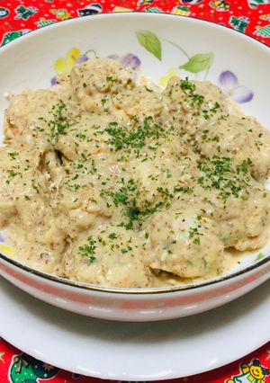 Una foto de Albóndigas de pollo en Salsa de Almendras!!