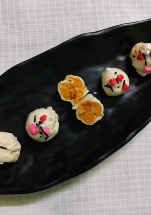 A picture of Motichur truffles.