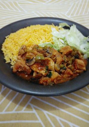 Una foto de Cerdo 🐷 en salsa de Pimiento rojo