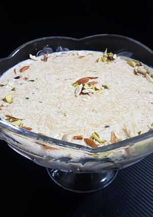A picture of Sheer Khurma.