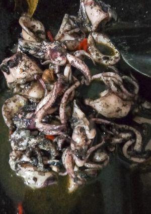Foto resep Ikan Cumi kuah hitam
