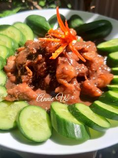 Hình của món Thịt xào mắm ruốc thơm lừng.