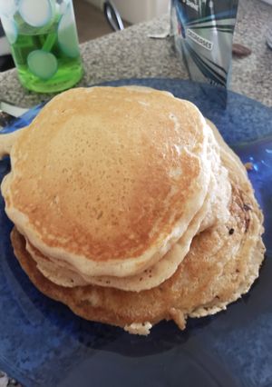 A picture of Vanilla cinnamon buttermilk pancakes.