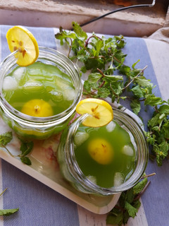मिंट लेमनेड (Mint lemonade recipe in hindi) रेसिपी मुख्य फोटो