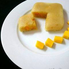 A picture of 2 Minutes Microwave Sticky Rice Flour With Mango Stuffed Cake.