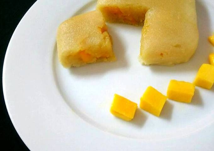 Steps to Make Speedy 2 Minutes Microwave Sticky Rice Flour With Mango Stuffed Cake